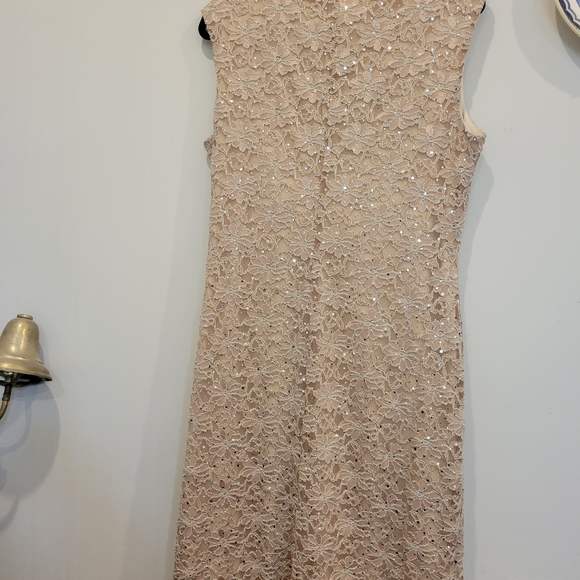 Beige Sheath Midi Dress with V-Neck for Wedding Guest Formal Special Occasion - Picture 7 of 9